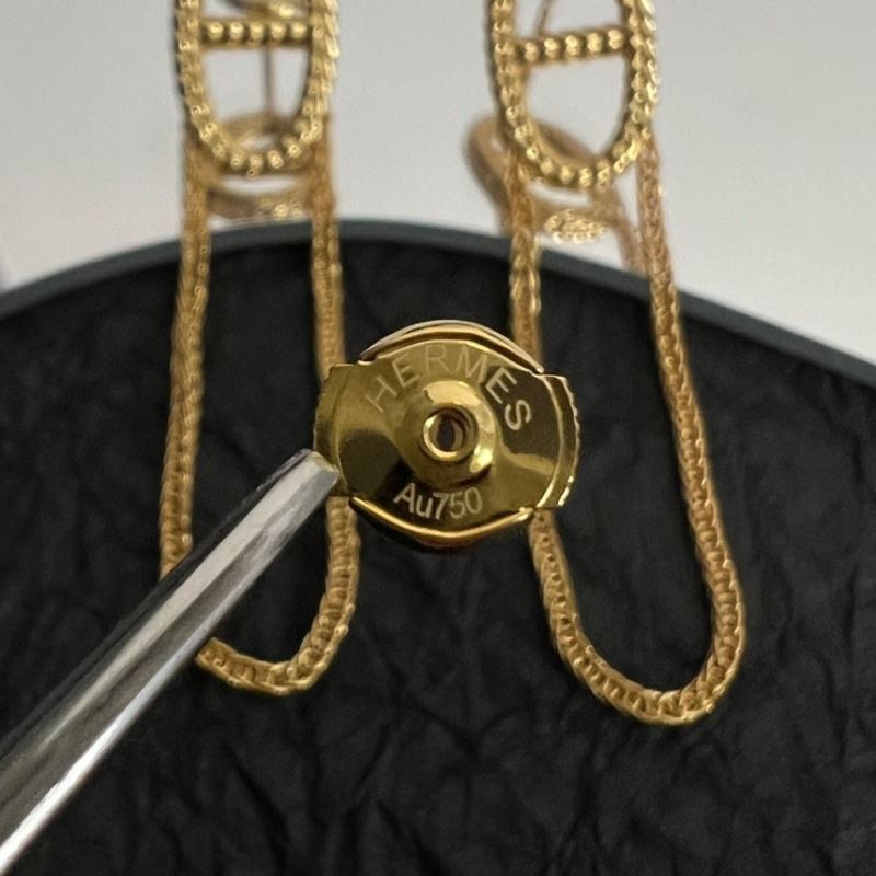 H**me5 earrings